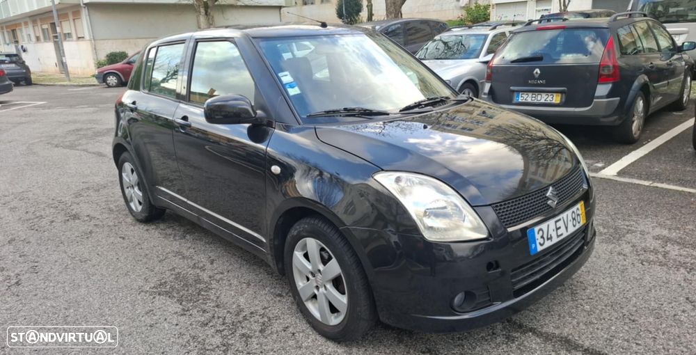 Suzuki Swift 1.3 16V GLX - 3