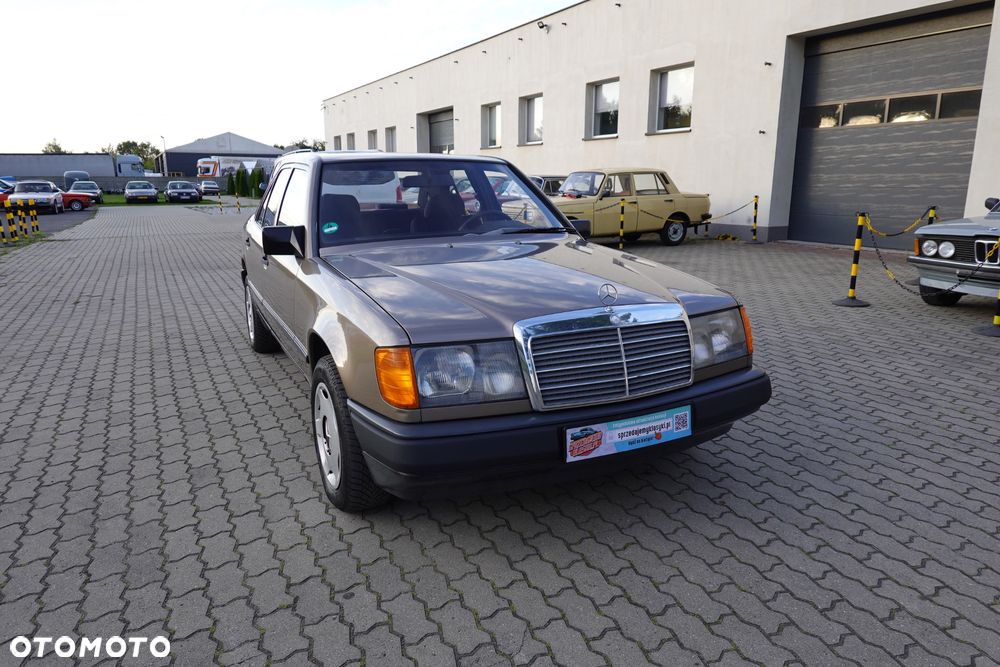 Mercedes-Benz W124 (1984-1993) - 40