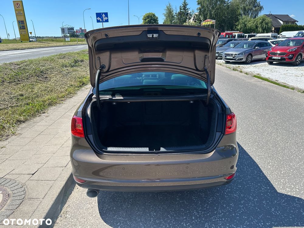 Volkswagen Jetta 1.6 TDI Blue Motion Technology Life - 21