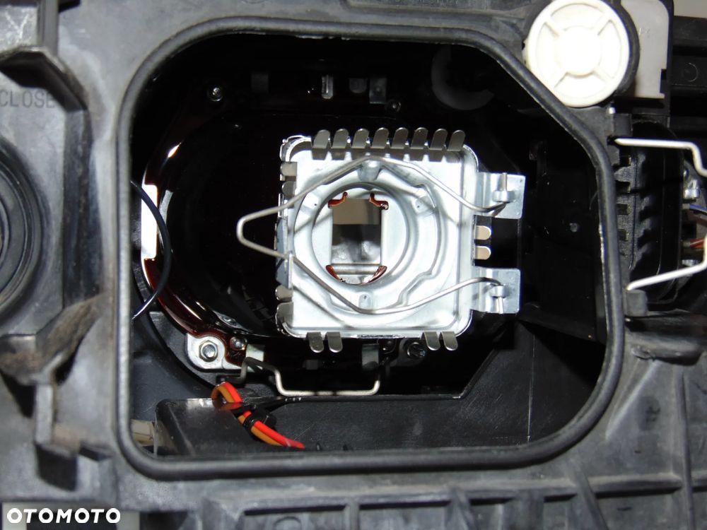 EUROPA xenon lewy lampa przednia przód lewa ksenon 8E0941003AQ Audi A4 B6 , 00-04r - 23