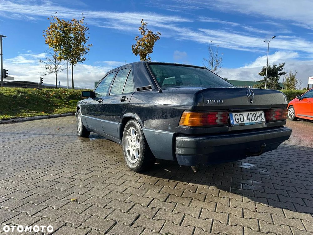 Mercedes-Benz W201 (190) - 5