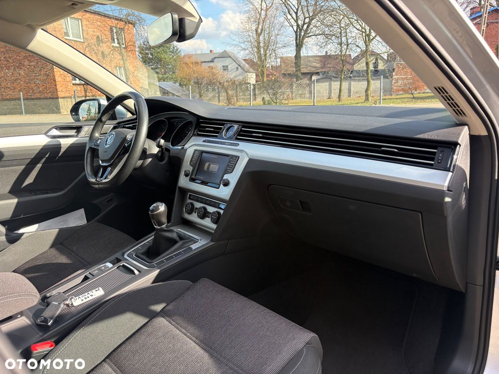 Volkswagen Passat 2.0 TDI SCR Business - 12