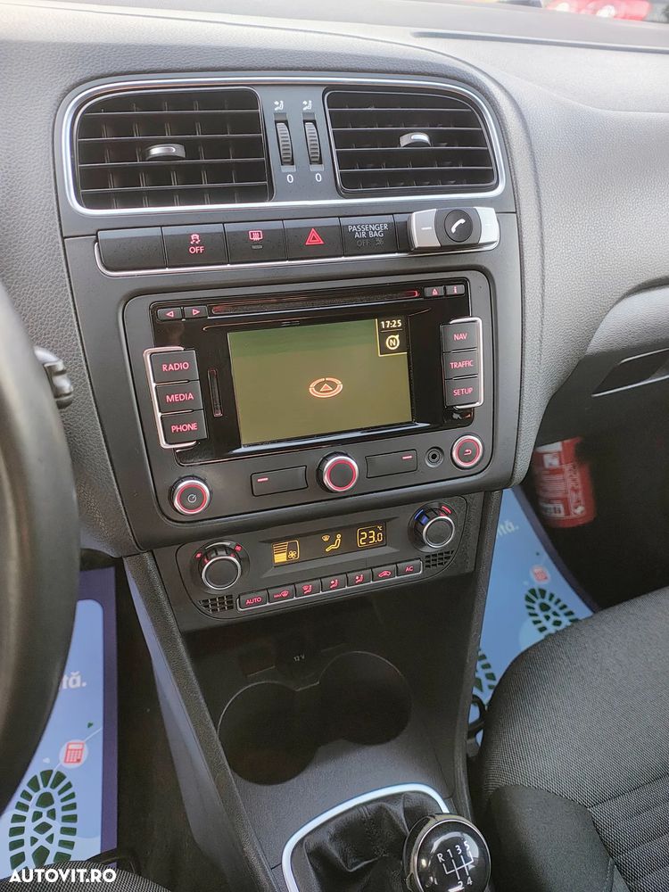 Volkswagen Polo 1.6 TDI Blue Motion Technology Comfortline - 14