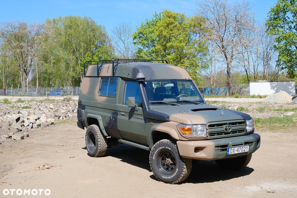 Toyota Land Cruiser - 14
