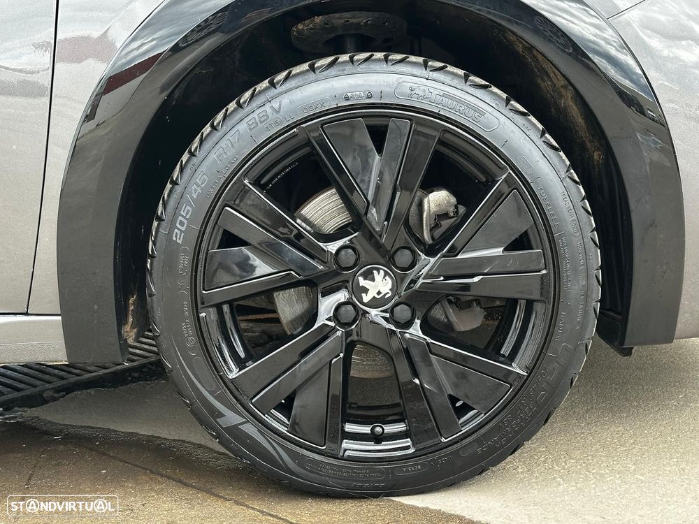 Peugeot 208 1.2 PureTech GT EAT8 - 9