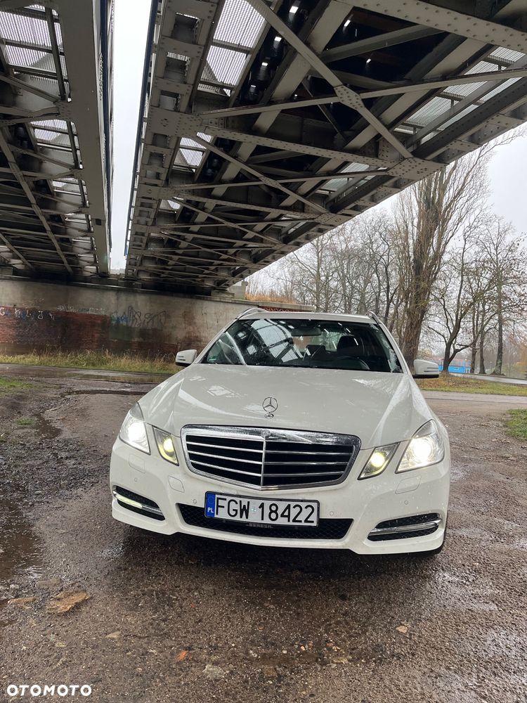 Mercedes-Benz Klasa E 200 CGI BlueEFFICIENCY Automatik - 1