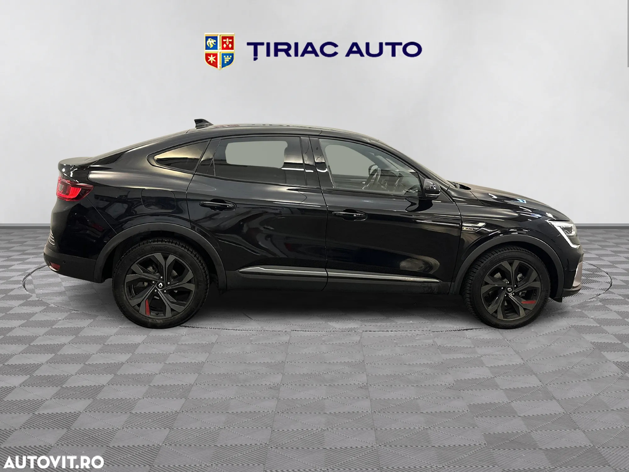 Renault Arkana E-TECH Hybrid RS Line - 6