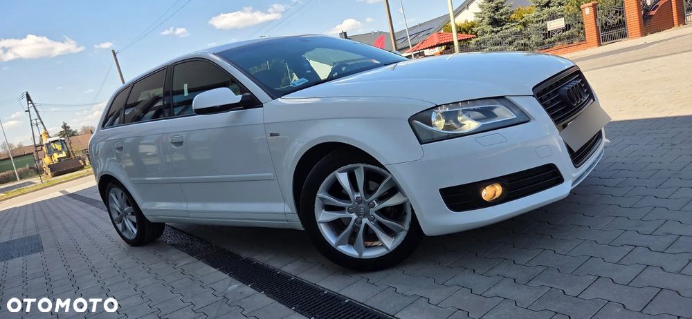 Audi A3 Sportback 1.6 TDI DPF S line Sportpaket - 25