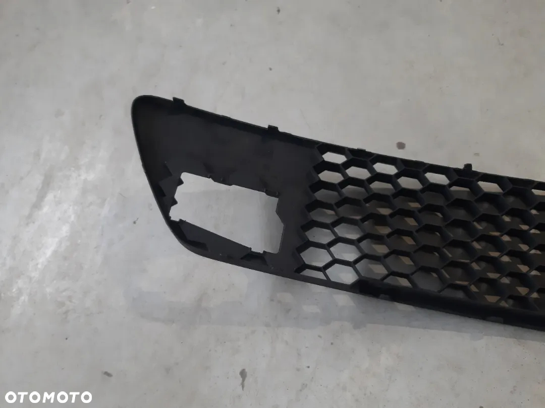 Kratka środkowa zderzaka Skoda Octavia 2 FL RS II lift RS Atrapa zaślepka 1Z0853677D - 8