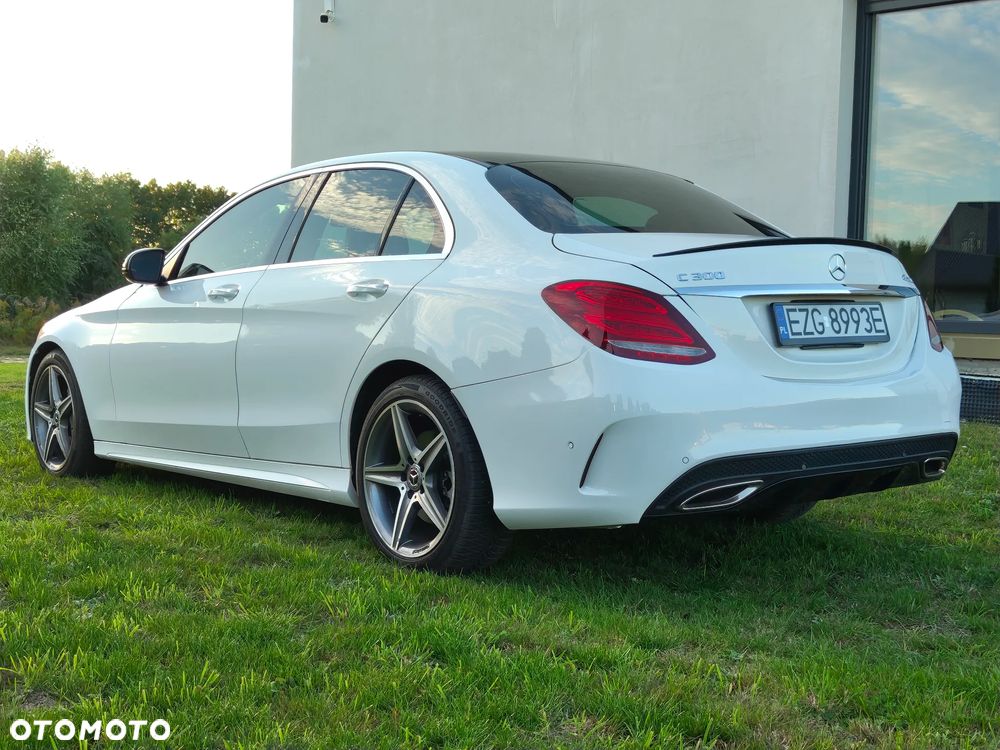 Mercedes-Benz Klasa C 300 9G-TRONIC - 8