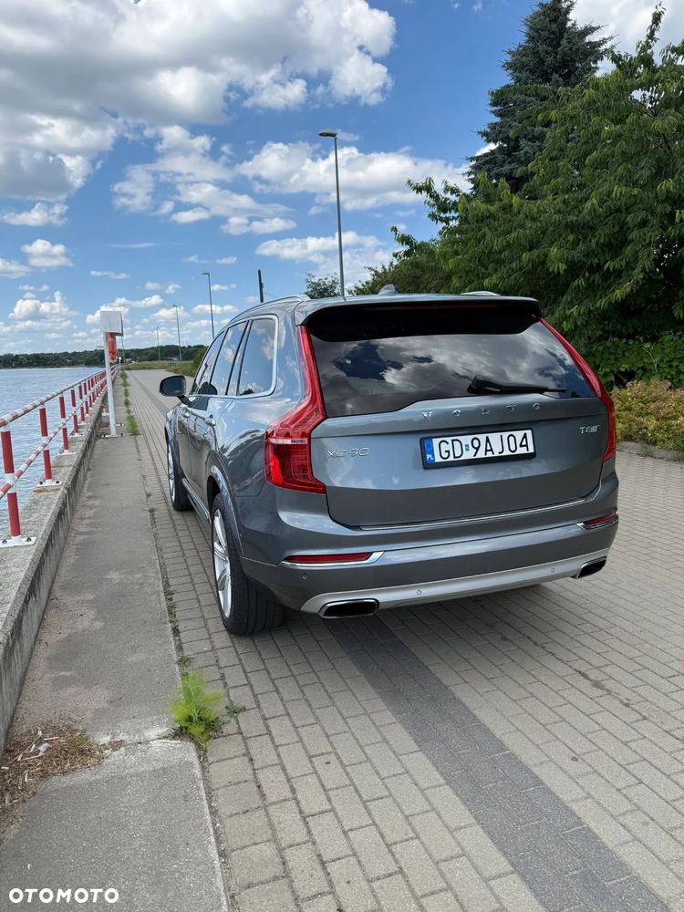 Volvo XC 90 - 7