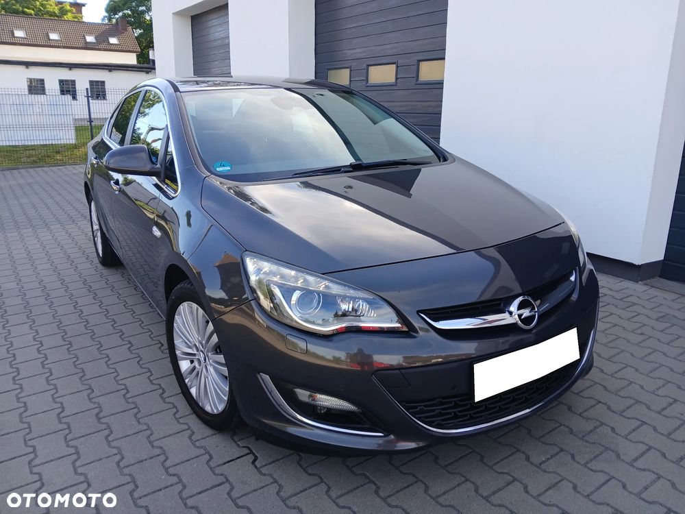 Opel Astra 1.4 T Executive EU6 - 10