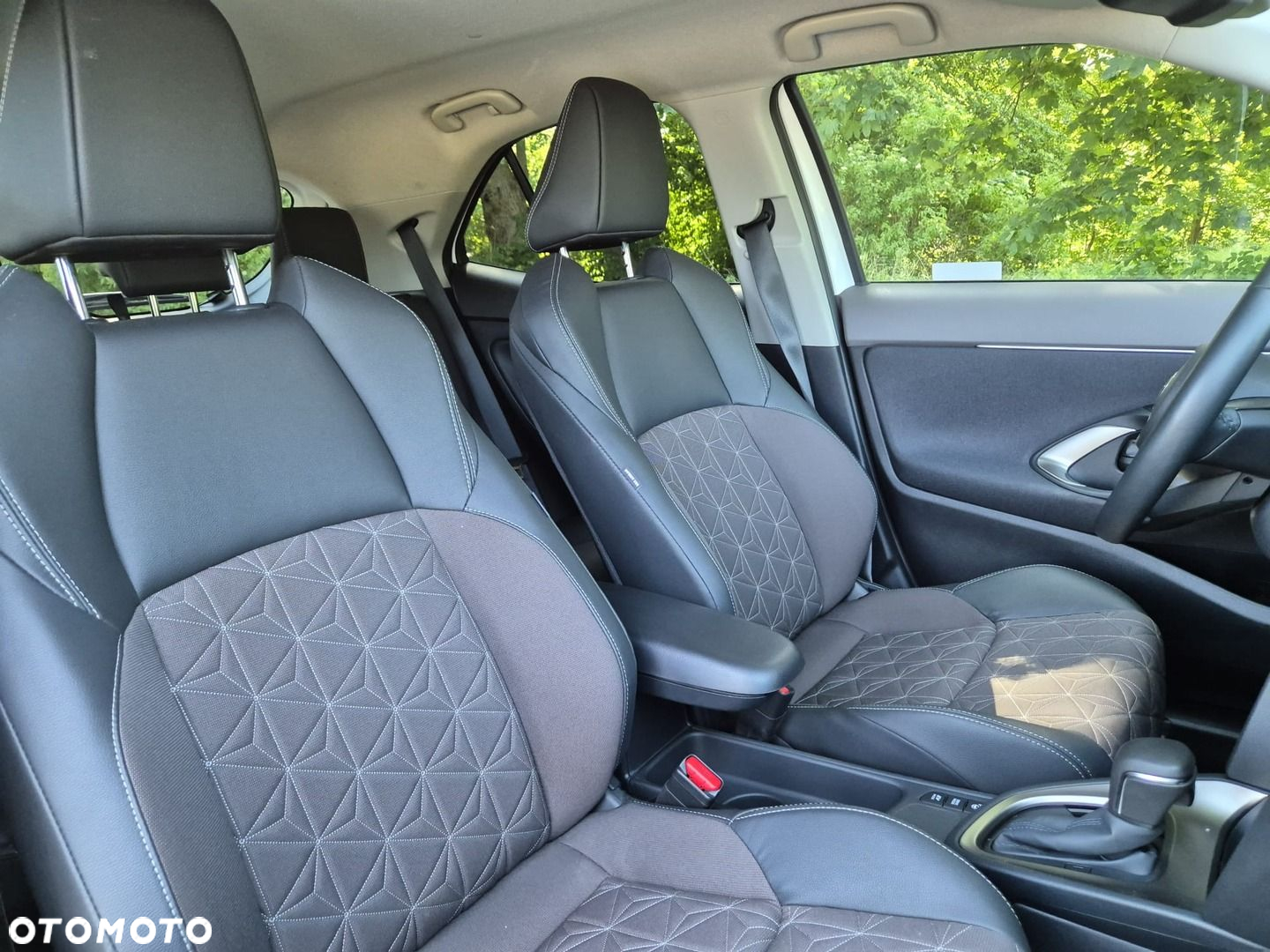 Toyota Yaris Cross Hybrid 1.5 Executive - 12