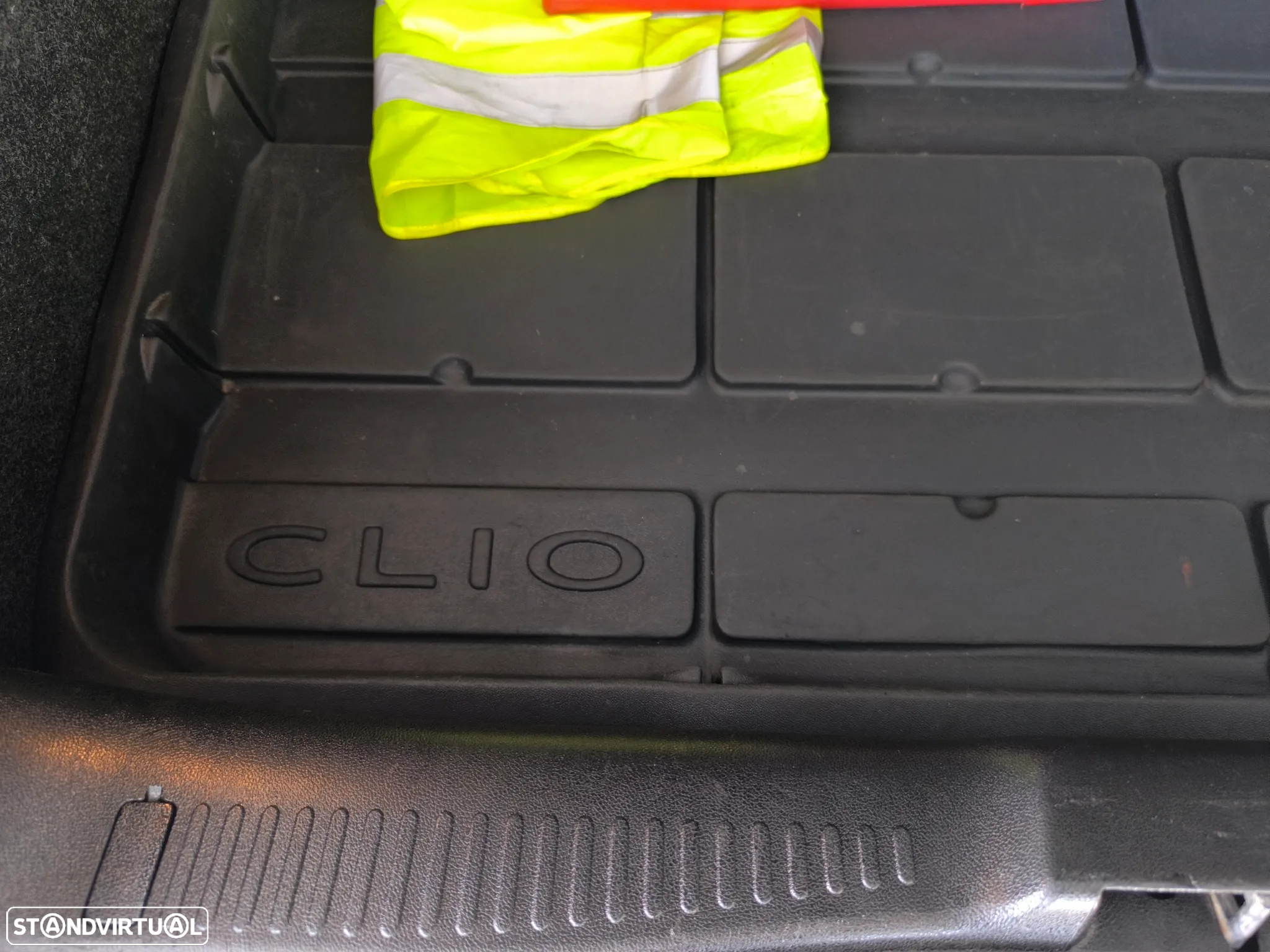 Renault Clio - 13