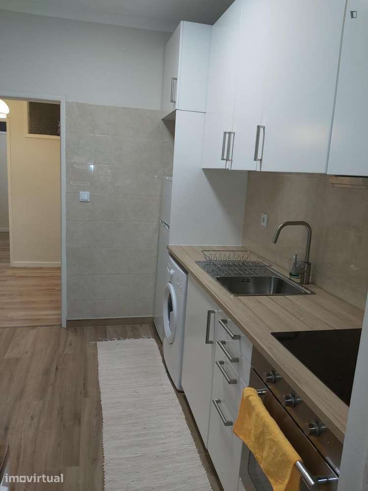 Quarto - localizado em Rio Tinto Porto - Grande imagem: 2/8