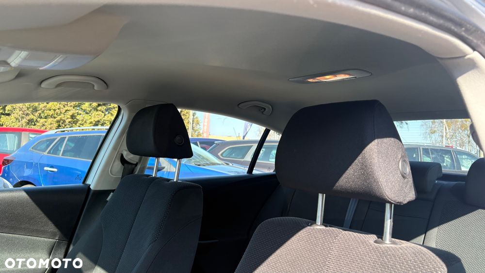 Volkswagen Passat 1.6 FSI Comfortline - 36