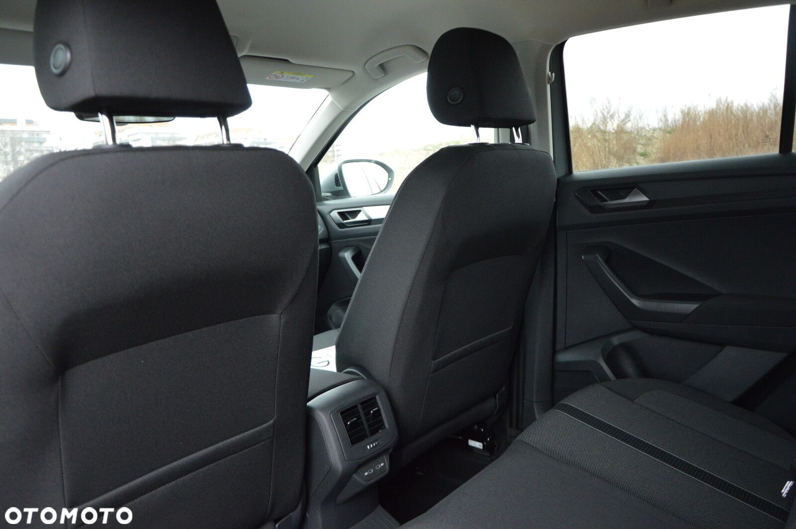 Volkswagen T-Roc - 17