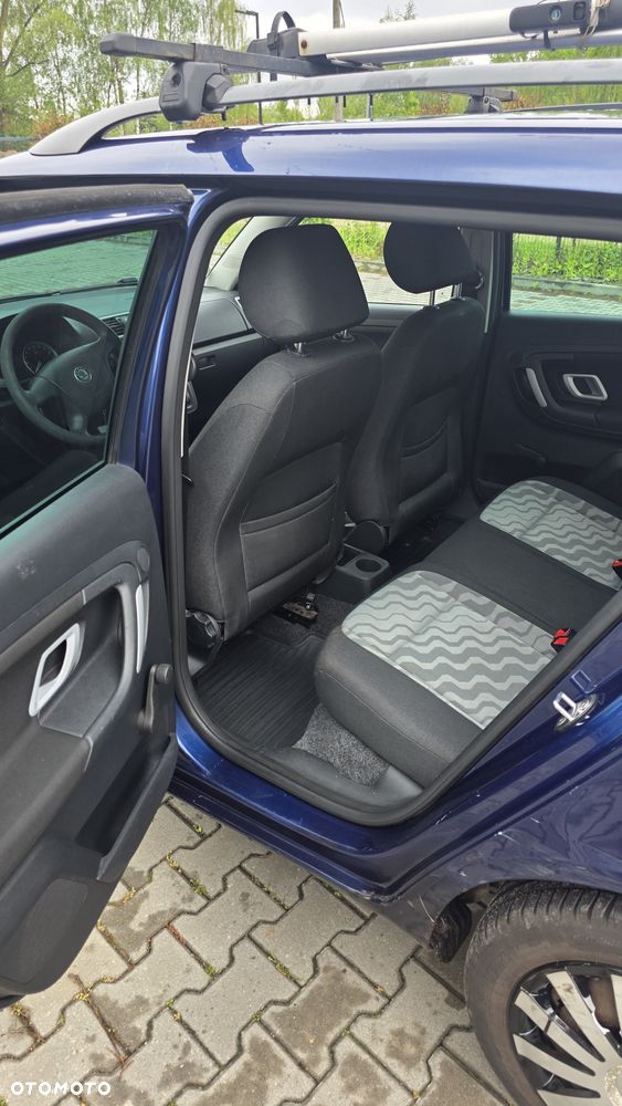 Skoda Fabia 1.6 16V Ambiente - 9