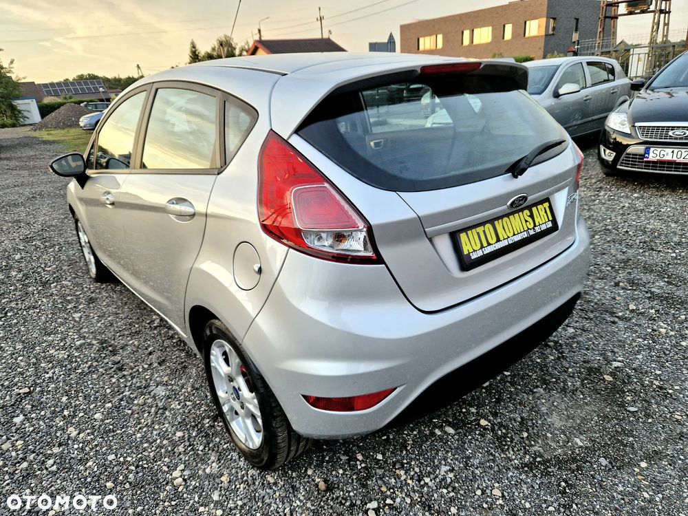 Ford Fiesta 1.25 Ghia - 8