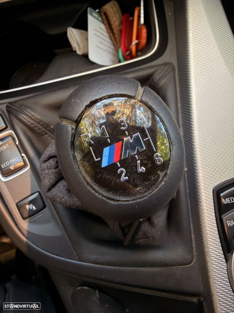 BMW 320 d Pack M - 9