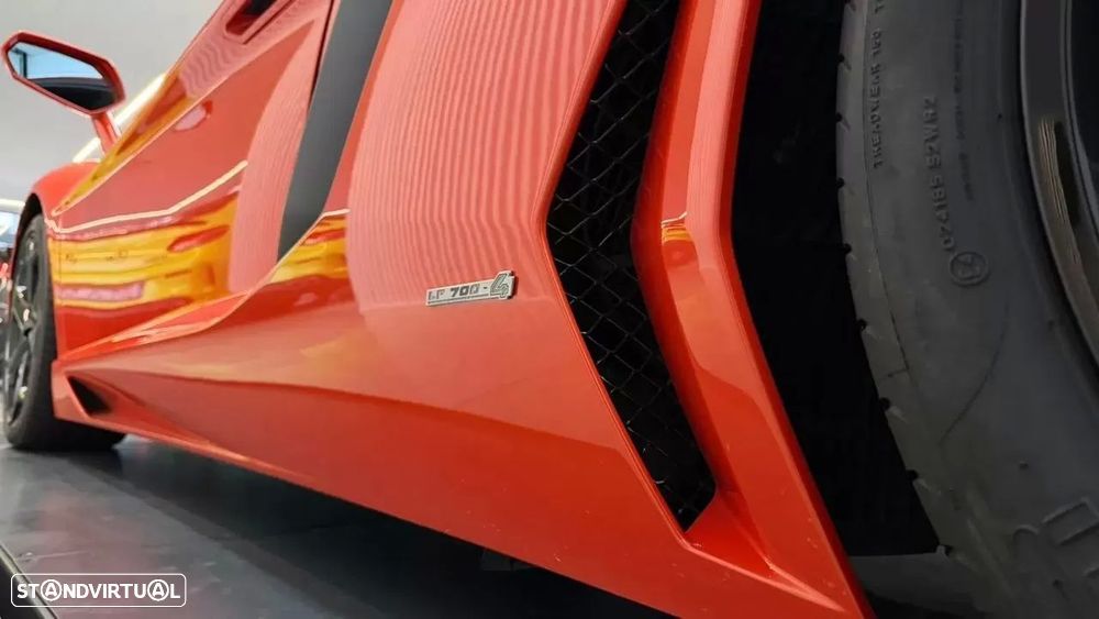 Lamborghini Aventador 6.5 V12 LP700-4 - 17