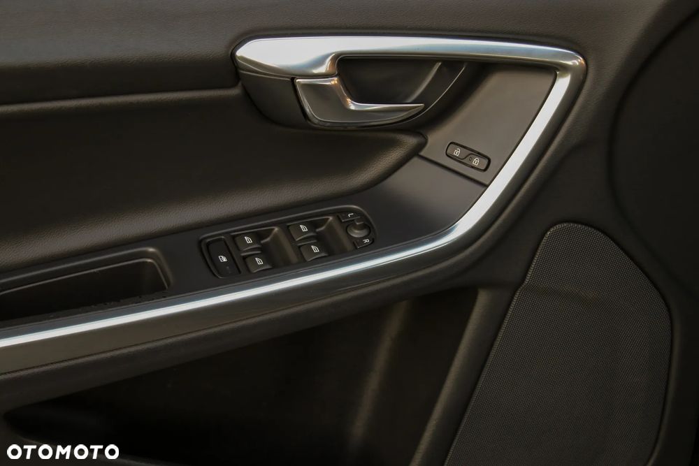 Volvo V60 D3 Summum - 27