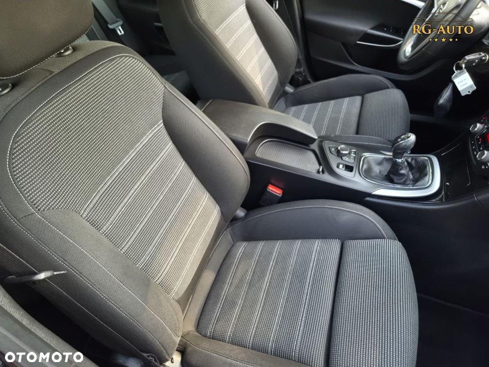 Opel Insignia - 26