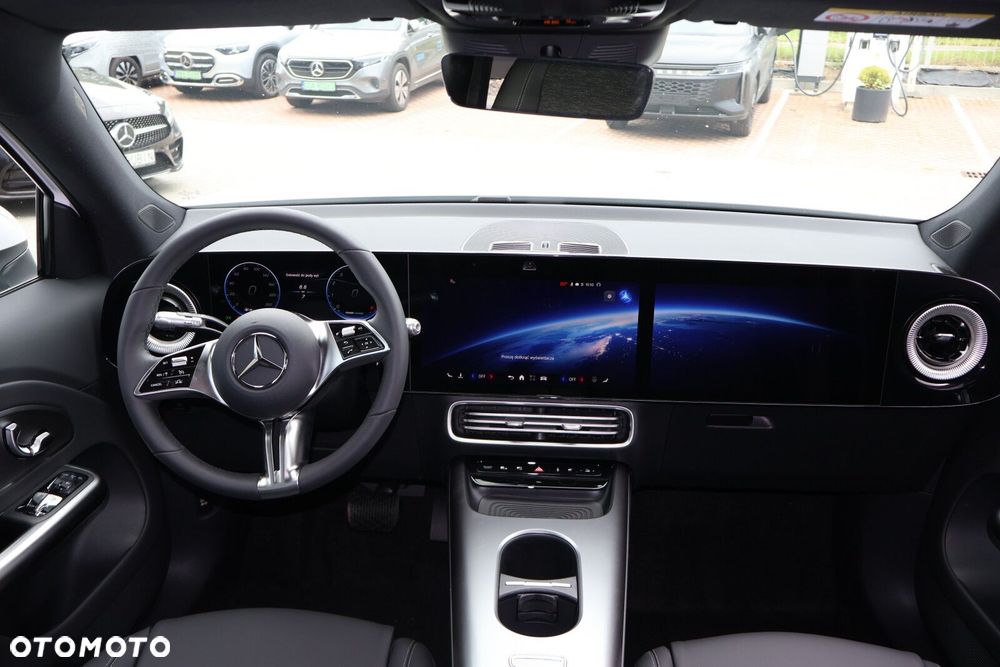 Mercedes-Benz GLB - 13