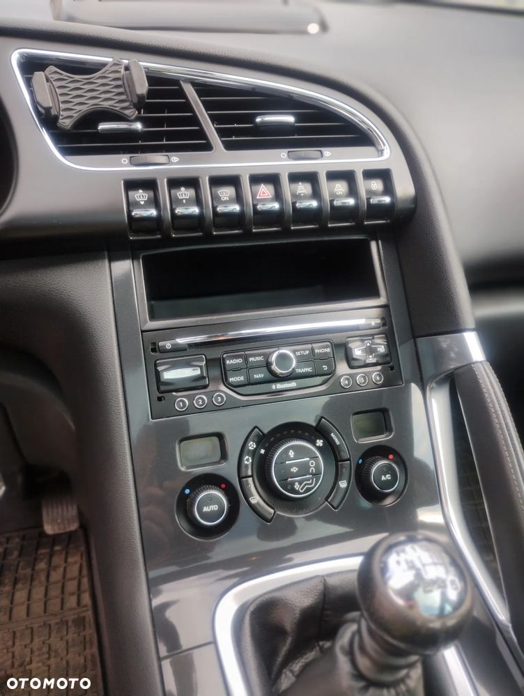 Peugeot 3008 HDi 115 Active - 13