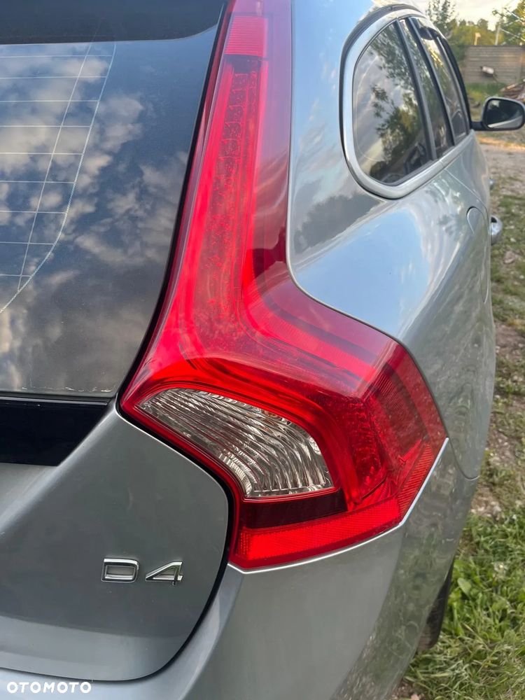lampa tyl tylna prawa volvo v60 10-17 kompletne - 1