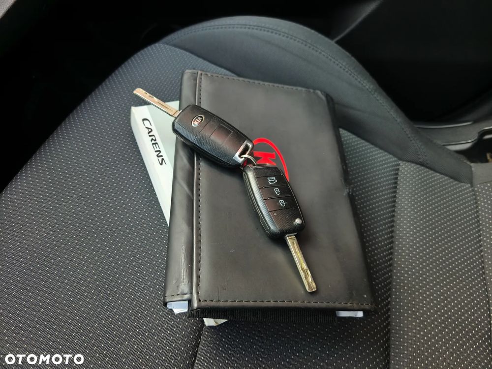 Kia Carens 1.7 CRDi XL 7os - 18