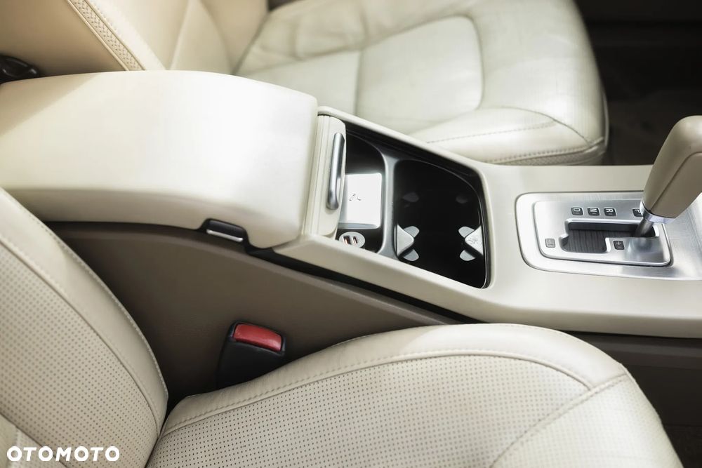 Volvo XC 70 D5 AWD Summum - 16