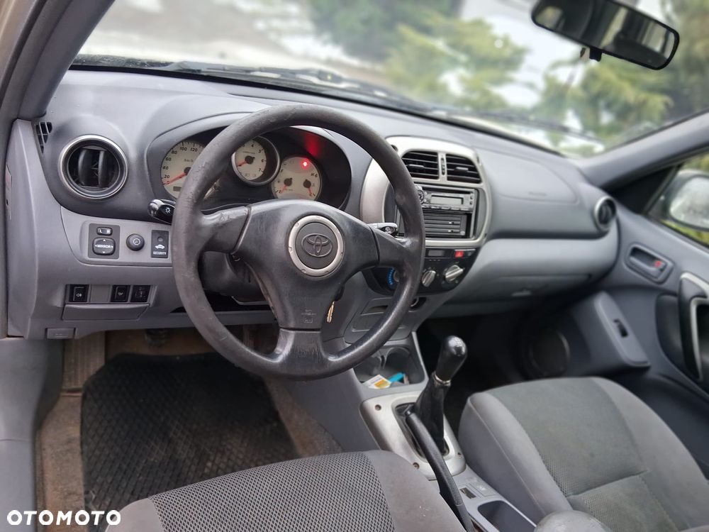 Toyota RAV4 D-4D 4x4 - 10