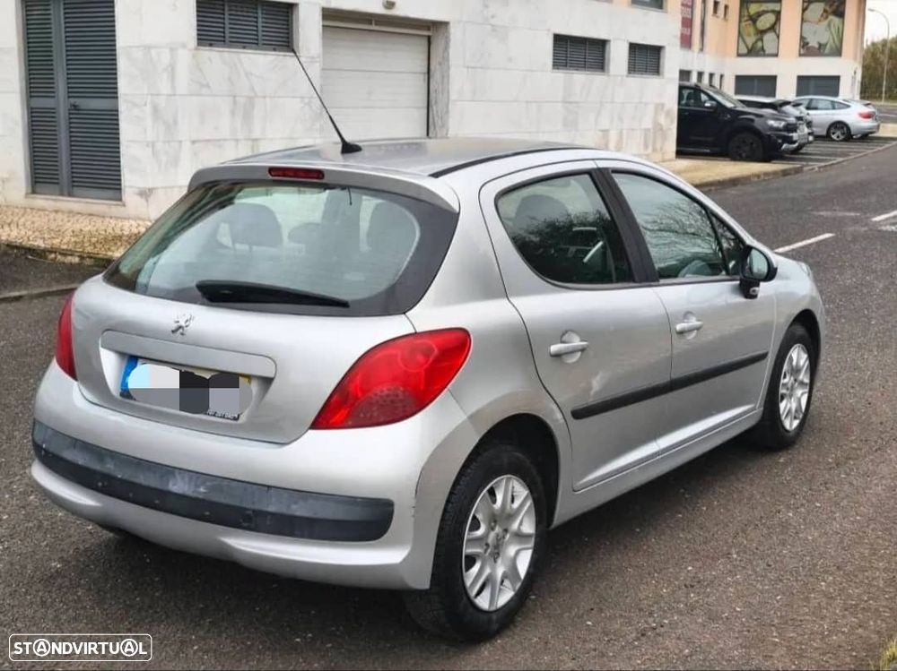 Peugeot 207 - 4