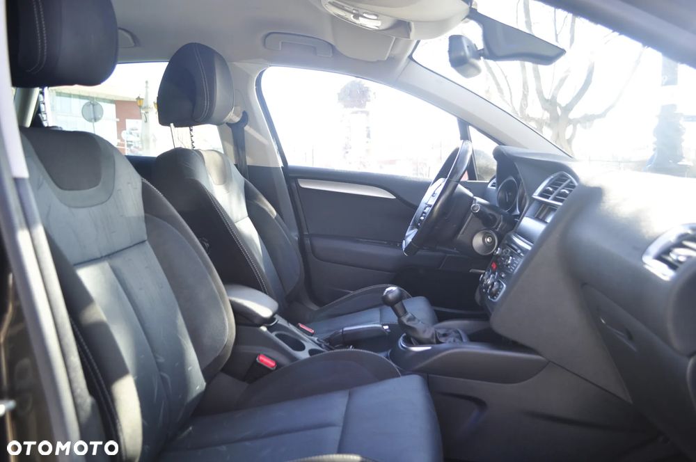 Citroën C4 VTi 120 Attraction - 8
