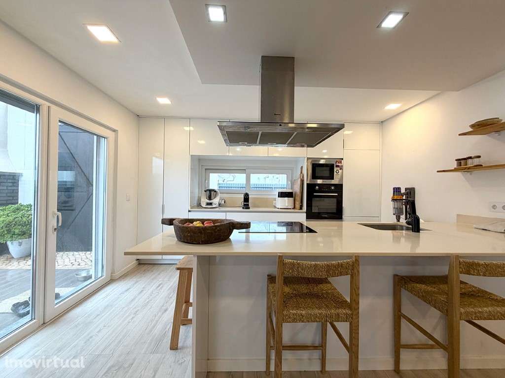 Moradia Térrea com Piscina a venda na Urbanização das Várzeas - Grande imagem: 4/20