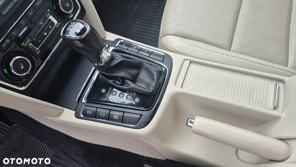Skoda Superb 2.0 TDI 4x4 Platinum Outdoor DSG - 12