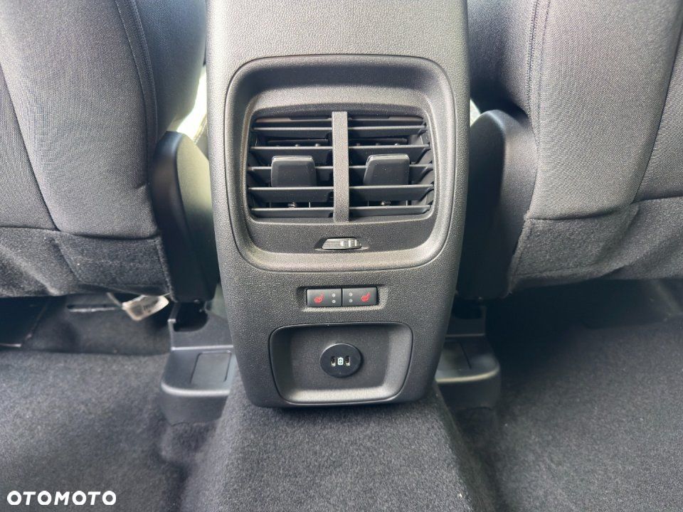 Ford Kuga - 24