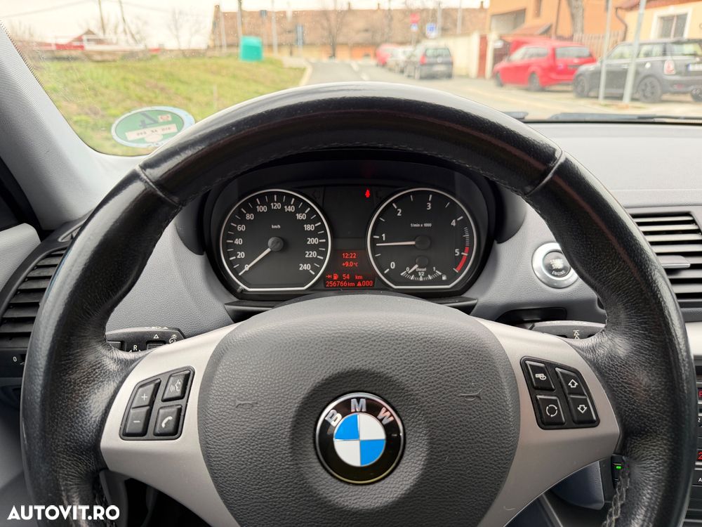 BMW Seria 1 120d DPF - 13