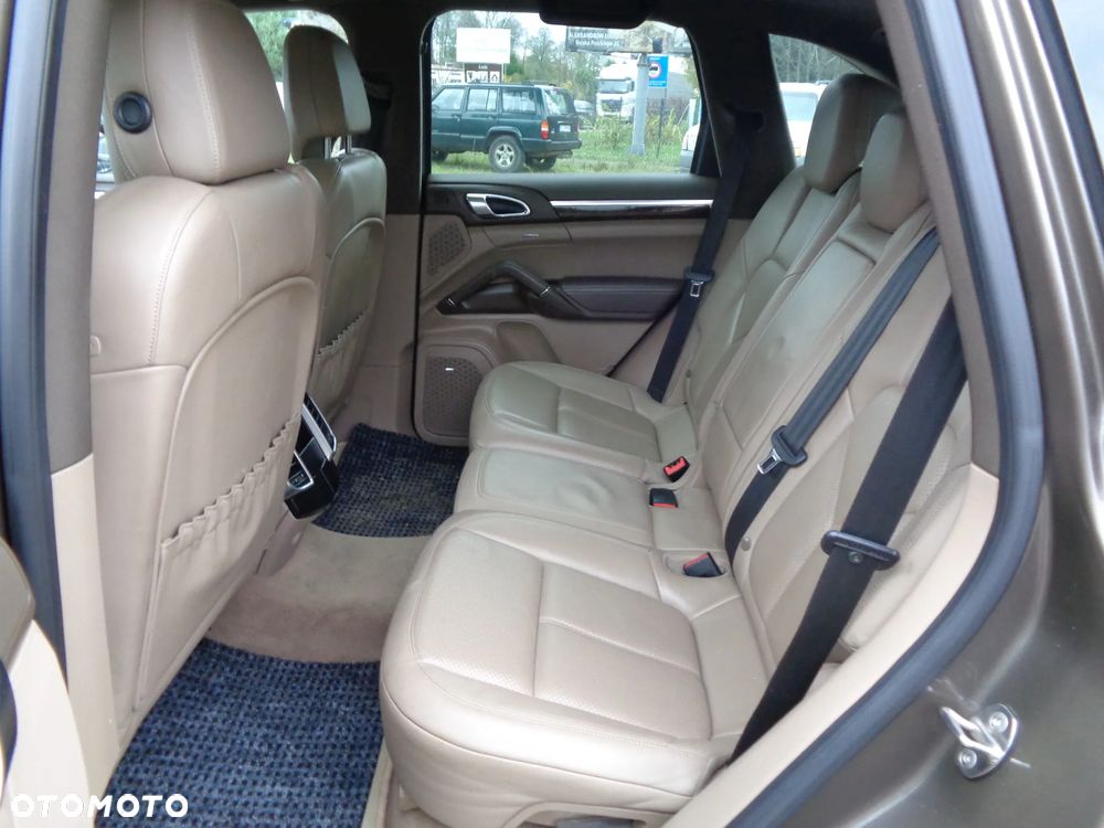 Porsche Cayenne Diesel Tiptronic S - 13