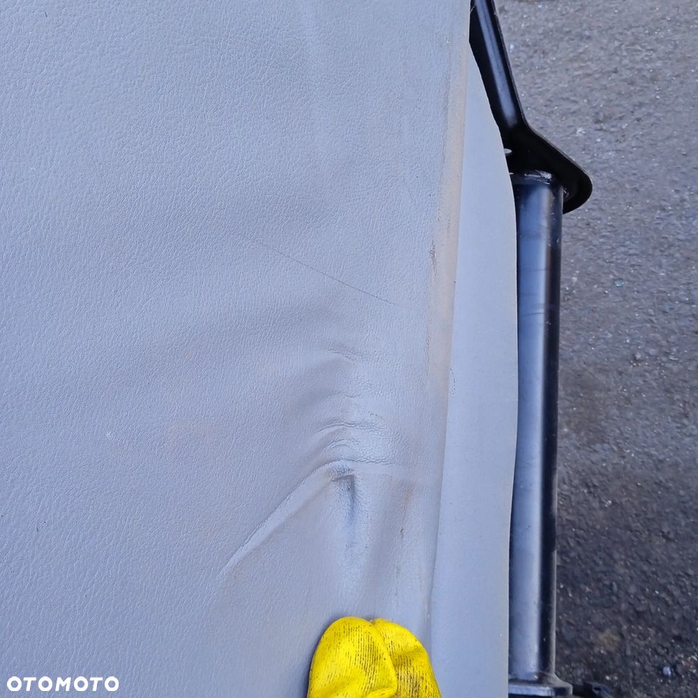 Fotel trójka trzeci rząd T5 - 2