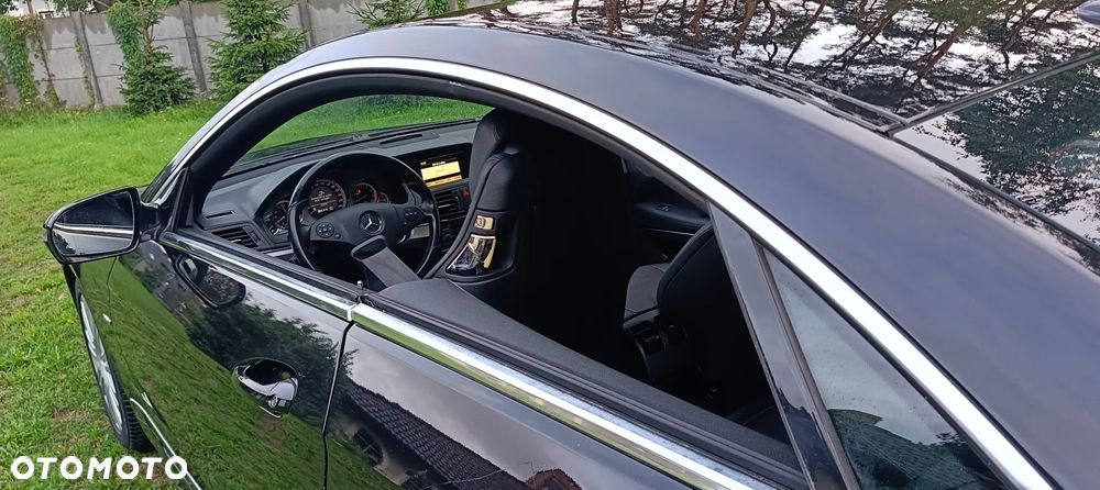 Mercedes-Benz Klasa E 250 CGI BlueEFFICIENCY Automatik Elegance - 27