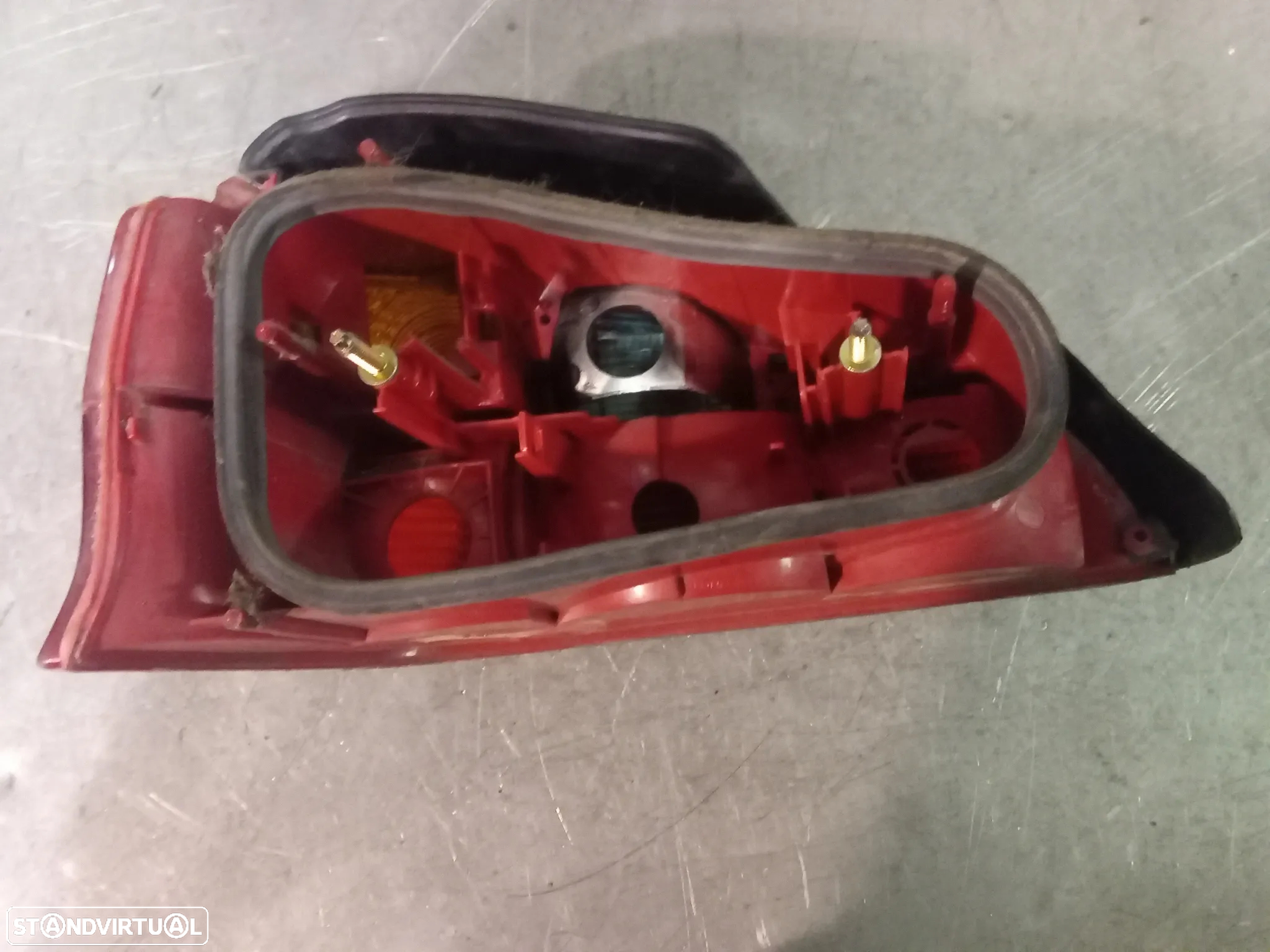 FAROLIM PEUGEOT 106 II MK2 - DIREITO - 2