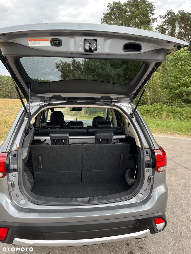 Mitsubishi Outlander 2.2 DI-D 4WD Automatik Diamant Edition - 9