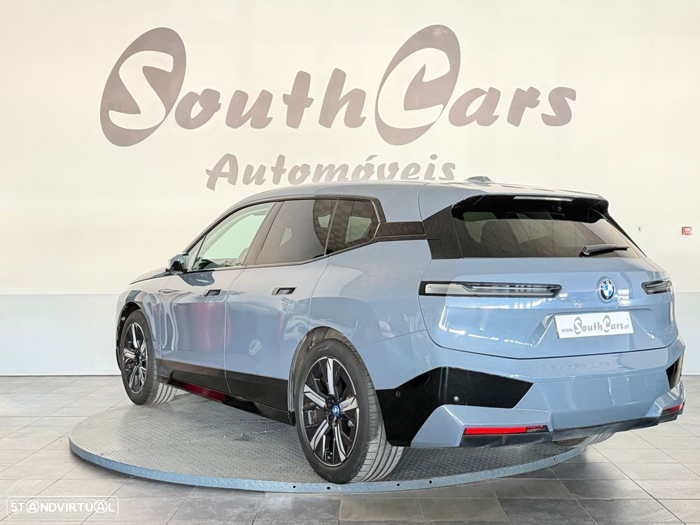 BMW iX xDrive 40 - 9