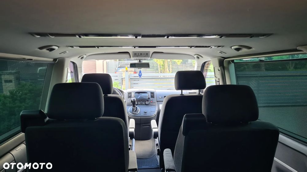 Volkswagen Multivan - 12