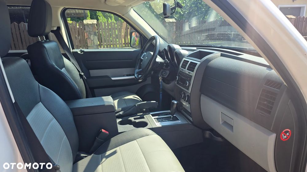 Dodge Nitro 2.8 CRD SE - 26