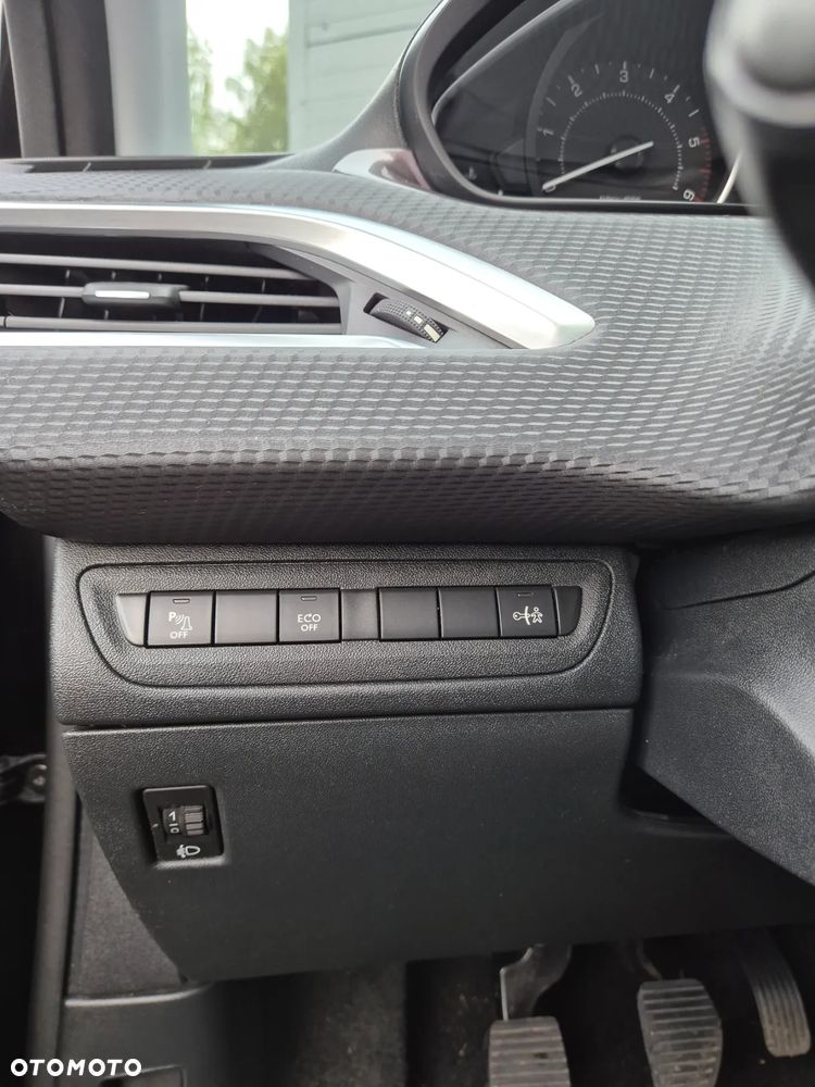 Peugeot 2008 1.6 e-HDi Allure S&S - 23