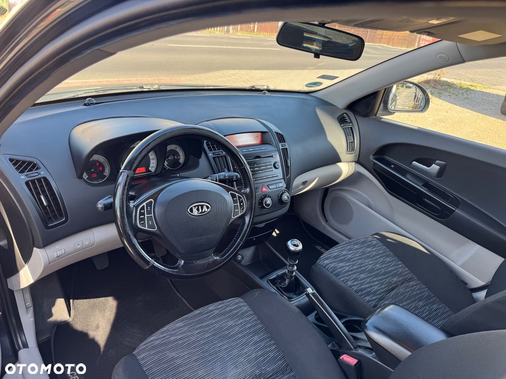 Kia Ceed - 7