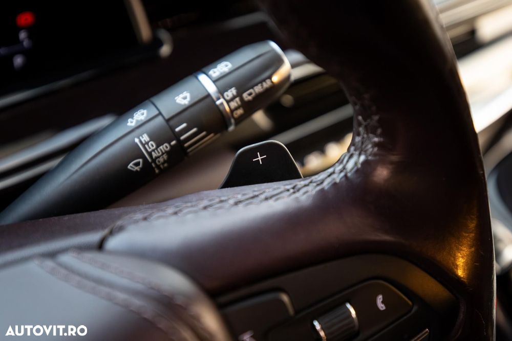 Cadillac Escalade - 22